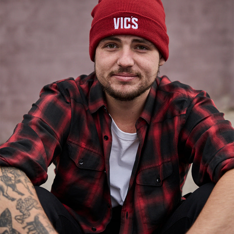 VIC’S branded red beanie with logo detail